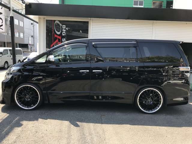 2010 Toyota Vellfire – thumbnail 2