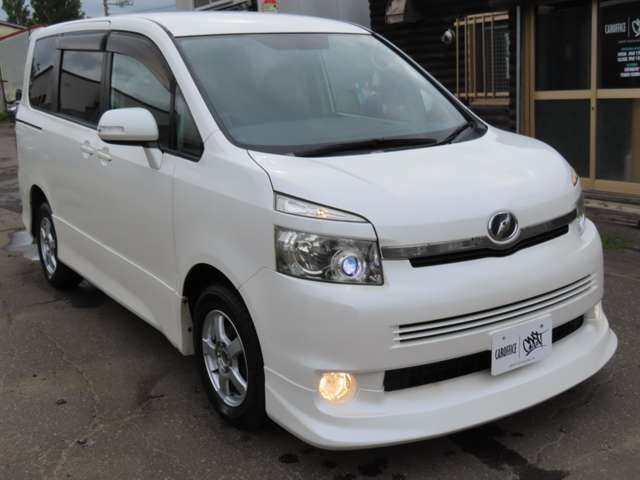 2009 Toyota Voxy – thumbnail 2