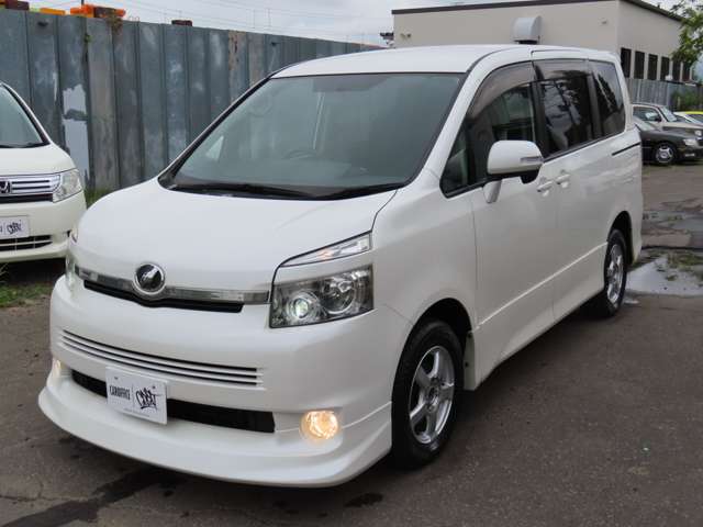 2009 Toyota Voxy – thumbnail 4