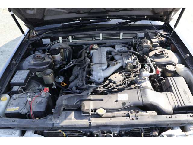 1996 Nissan Gloria Sedan – thumbnail 2