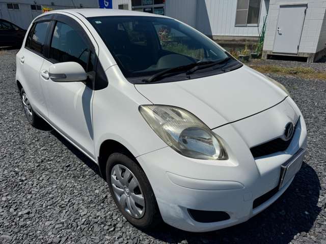 2009 Toyota Vitz – thumbnail 3