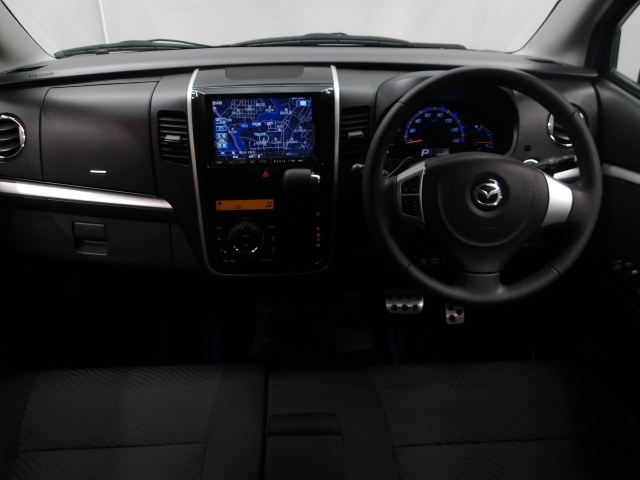 2010 Mazda AZ-Wagon – thumbnail 2