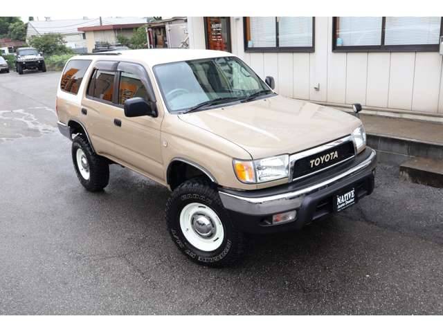 2001 Toyota Hilux Surf – thumbnail 2