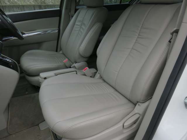 2010 Mazda MPV – thumbnail 4