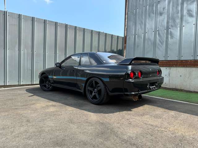 1993 Nissan Skyline GT-R – thumbnail 2