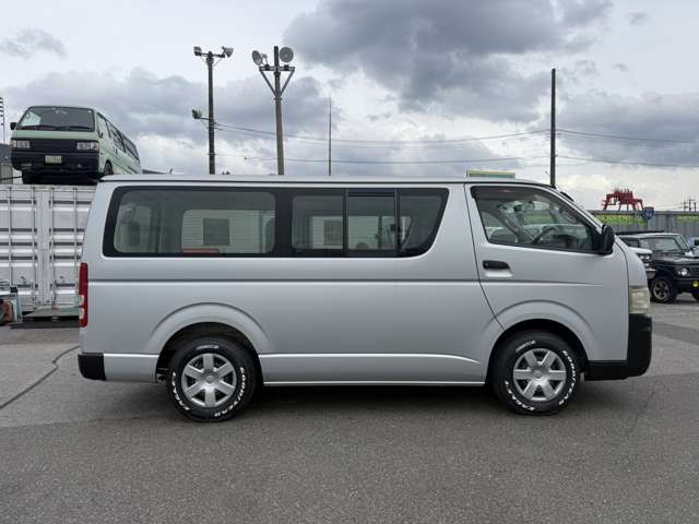 2006 Toyota Hiace – thumbnail 4
