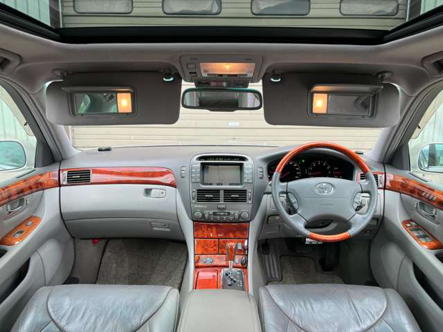 2003 Toyota Celsior – thumbnail 2