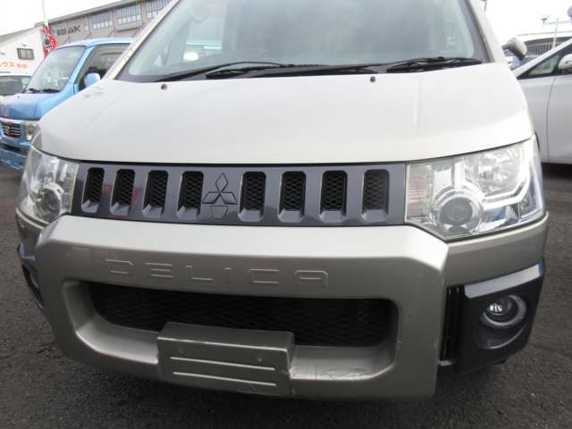 2007 Mitsubishi Delica D:5 – thumbnail 2