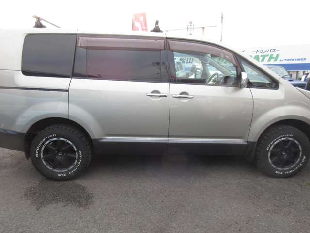 2007 Mitsubishi Delica D:5 – thumbnail 4