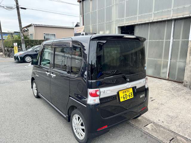 2010 Daihatsu Tanto – thumbnail 3