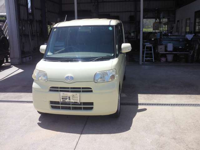 2010 Daihatsu Tanto – thumbnail 3