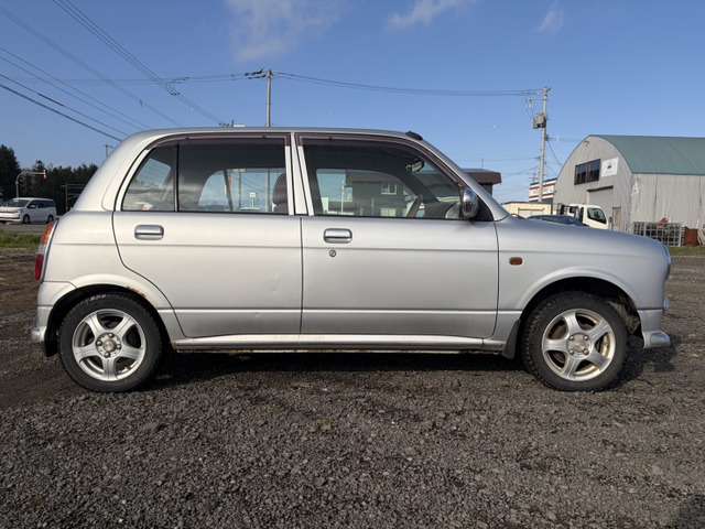 2000 Daihatsu Mira Gino – thumbnail 4