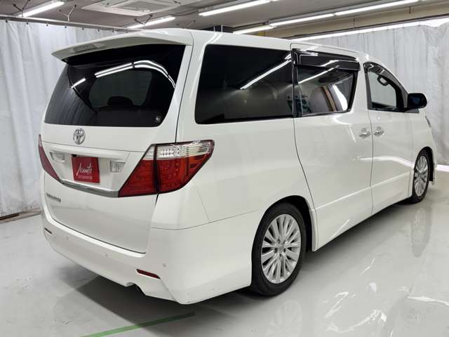 2010 Toyota Vellfire – thumbnail 2