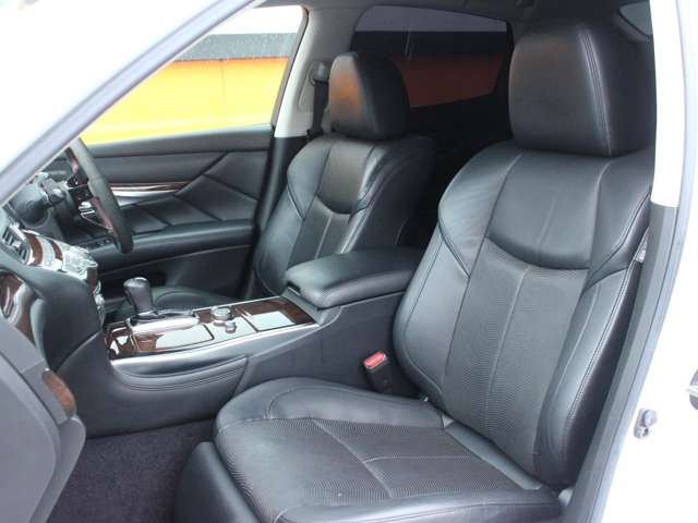 2009 Nissan Fuga – thumbnail 4