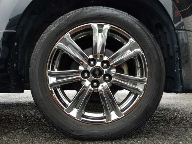 2009 Mitsubishi Delica D:5 – thumbnail 2