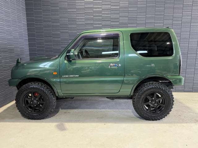 2010 Suzuki Jimny – thumbnail 3