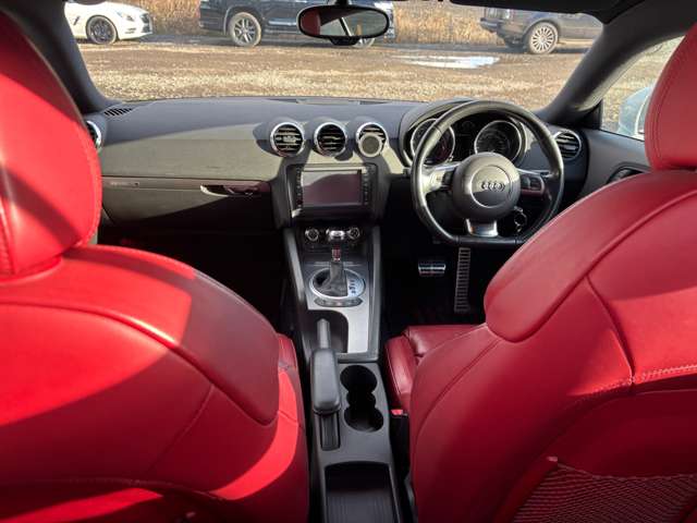 2010 Audi TT – thumbnail 2