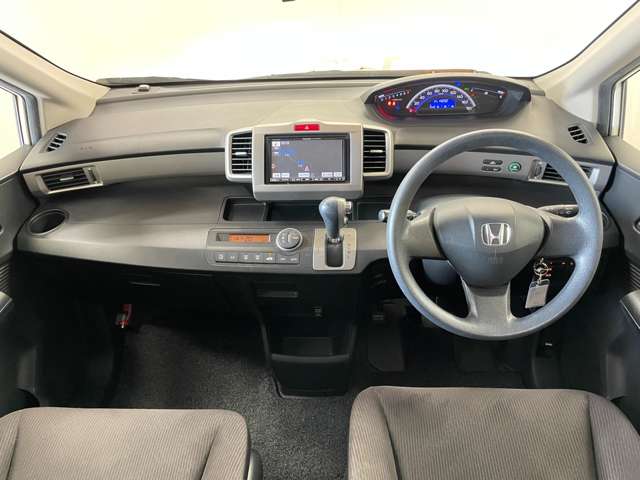 2011 Honda Freed – thumbnail 3