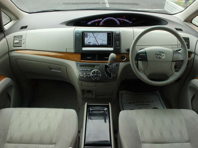 2009 Toyota Estima – thumbnail 4