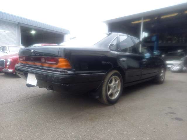 1988 Nissan Cefiro – thumbnail 4