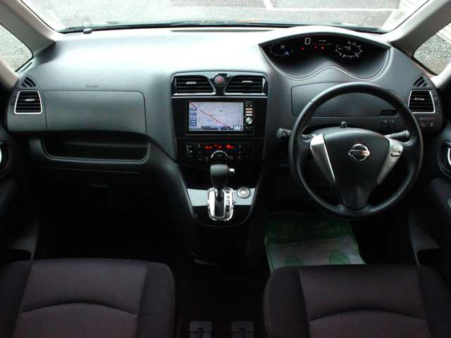 2011 Nissan Serena – thumbnail 4