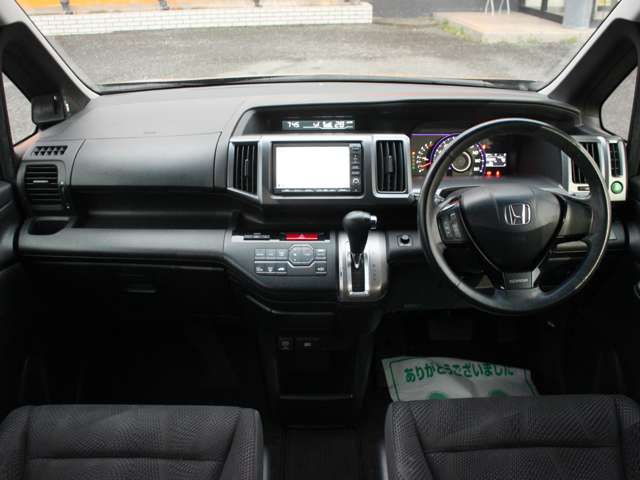 2011 Honda Stepwgn – thumbnail 4