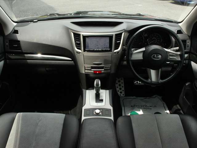 2011 Subaru Legacy Touring Wagon – thumbnail 4