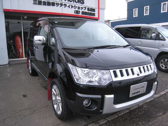 2008 Mitsubishi Delica D:5 – thumbnail 2