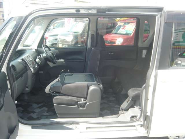 2009 Daihatsu Tanto – thumbnail 3