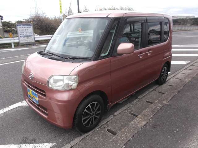 2010 Daihatsu Tanto – thumbnail 2