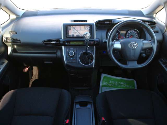 2009 Toyota Wish – thumbnail 4
