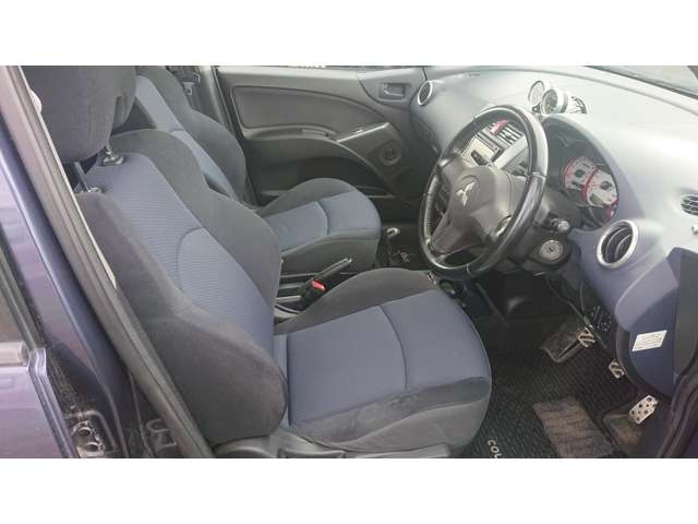 2007 Mitsubishi Colt – thumbnail 2