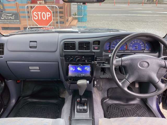 2003 Toyota Hilux – thumbnail 2