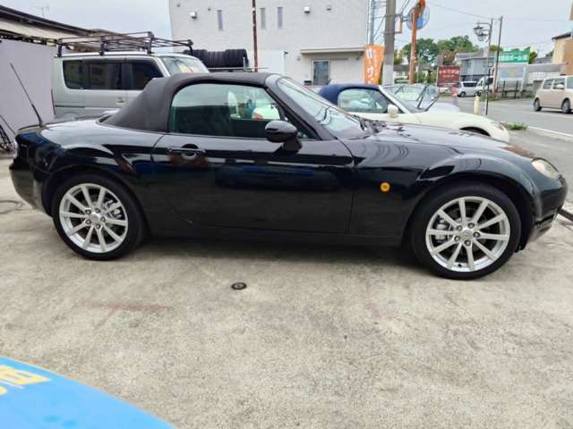 2005 Mazda Roadster – thumbnail 4