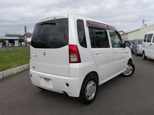 2009 Mitsubishi Toppo – thumbnail 2
