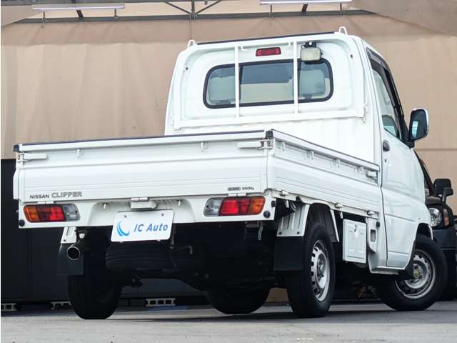 2010 Nissan Clipper Truck – thumbnail 2