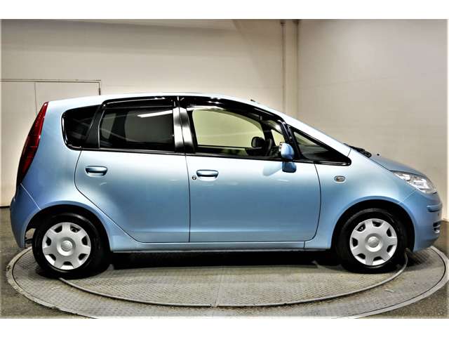 2003 Mitsubishi Colt – thumbnail 3