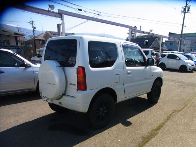 2009 Suzuki Jimny – thumbnail 4