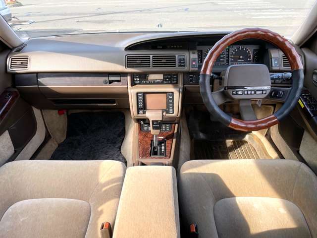 1989 Nissan Cima – thumbnail 2
