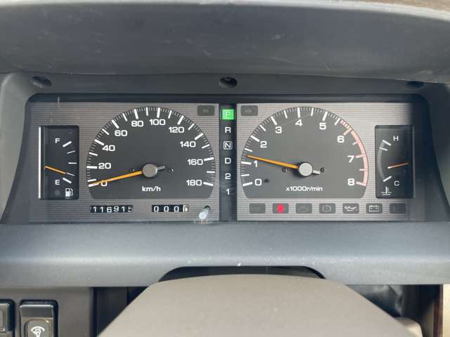 1989 Nissan Cima – thumbnail 3