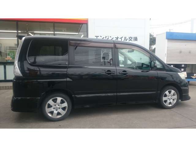 2008 Nissan Serena – thumbnail 4