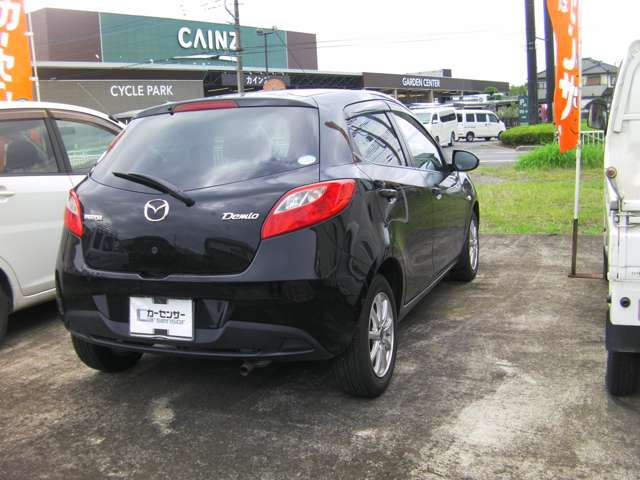 2010 Mazda Demio – thumbnail 4