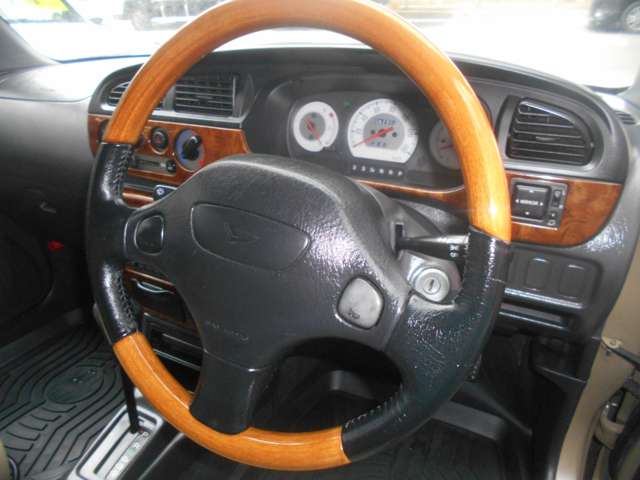 2002 Daihatsu Mira Gino – thumbnail 3