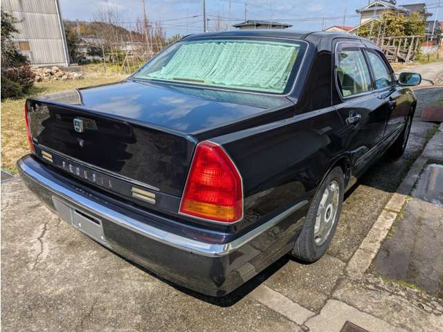 2001 Mitsubishi Proudia – thumbnail 3