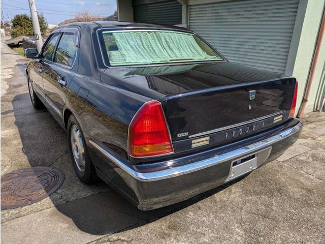2001 Mitsubishi Proudia – thumbnail 4