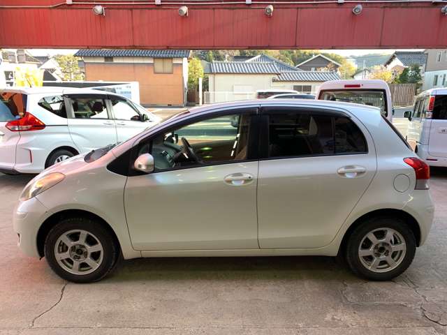 2008 Toyota Vitz – thumbnail 4