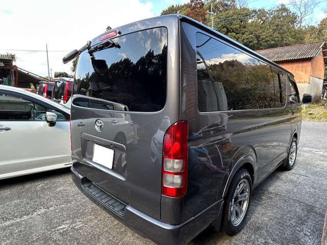 2007 Toyota Hiace – thumbnail 3