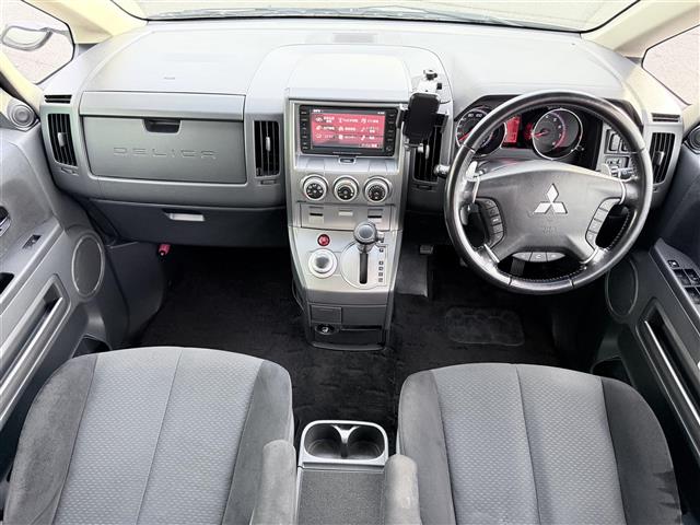 2008 Mitsubishi Delica D:5 – thumbnail 4