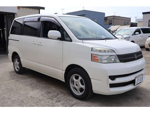 2006 Toyota Voxy – thumbnail 3