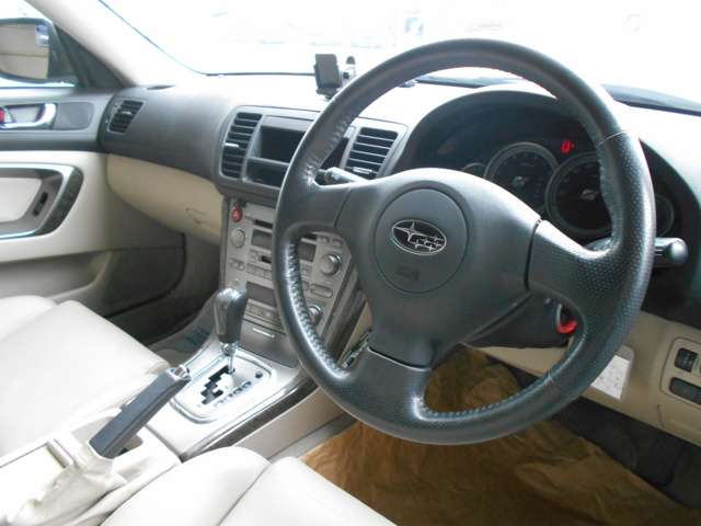 2005 Subaru Legacy Outback – thumbnail 3